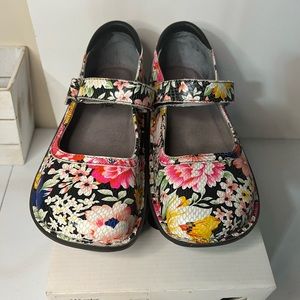 Alegria Belle Women's 40 EU 9.5 US Shoes Floral Mary Jane Clog Leather Comfort